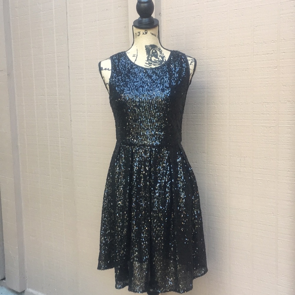 Sz M Sequin Black Sleeveless Midi Dress